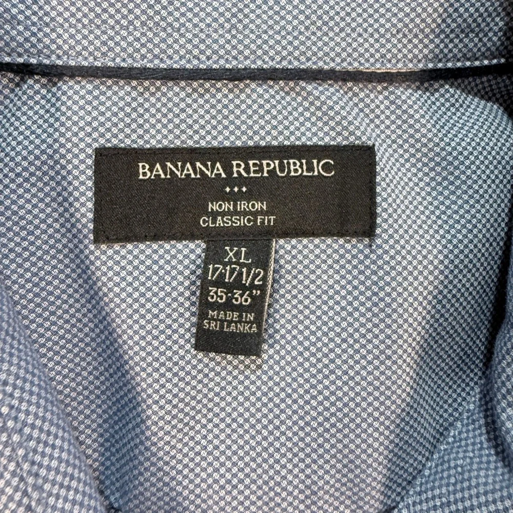 Banana Republic Non Iron Classic Fit XL Dress Shirt Blue Micro Dot Button Down‎